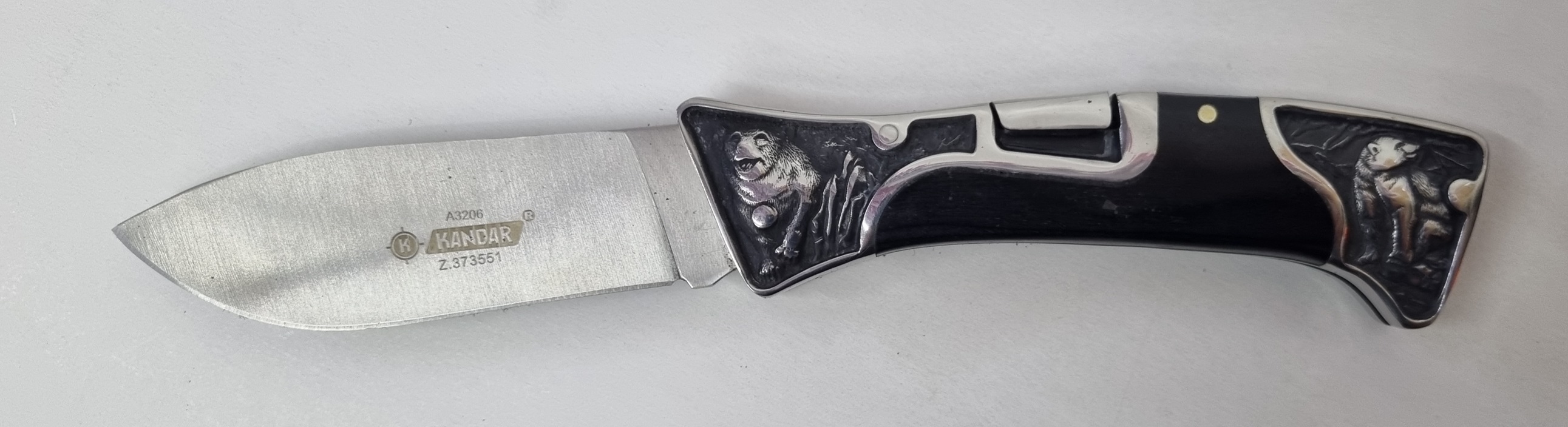 Kandar poľovnícky zatvárací vreckový nôž motív medveď +klip 22,5cm/10cm – detail 1